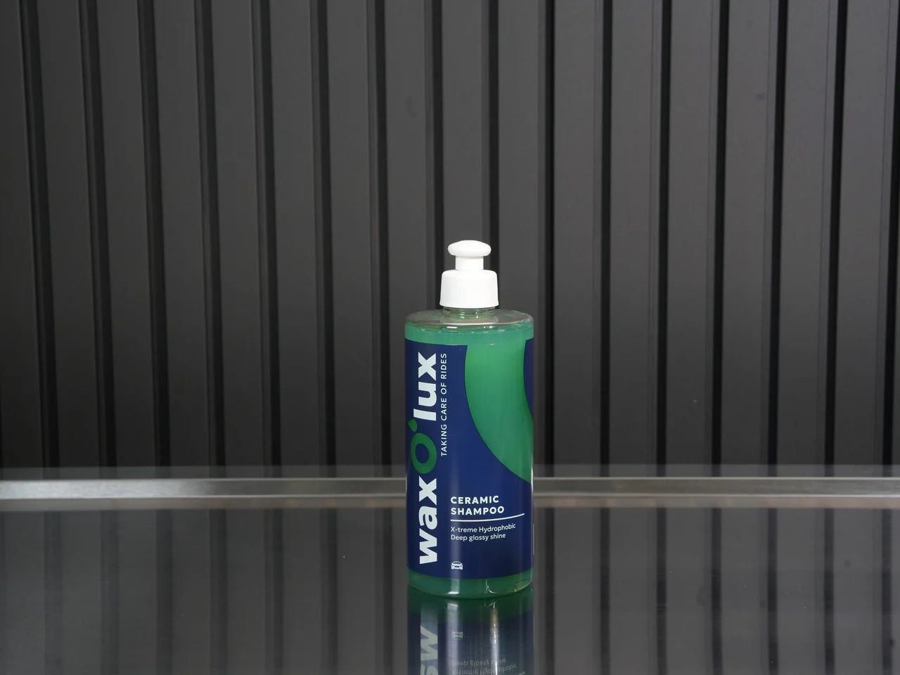 Waxo’lux ceramic shampoo